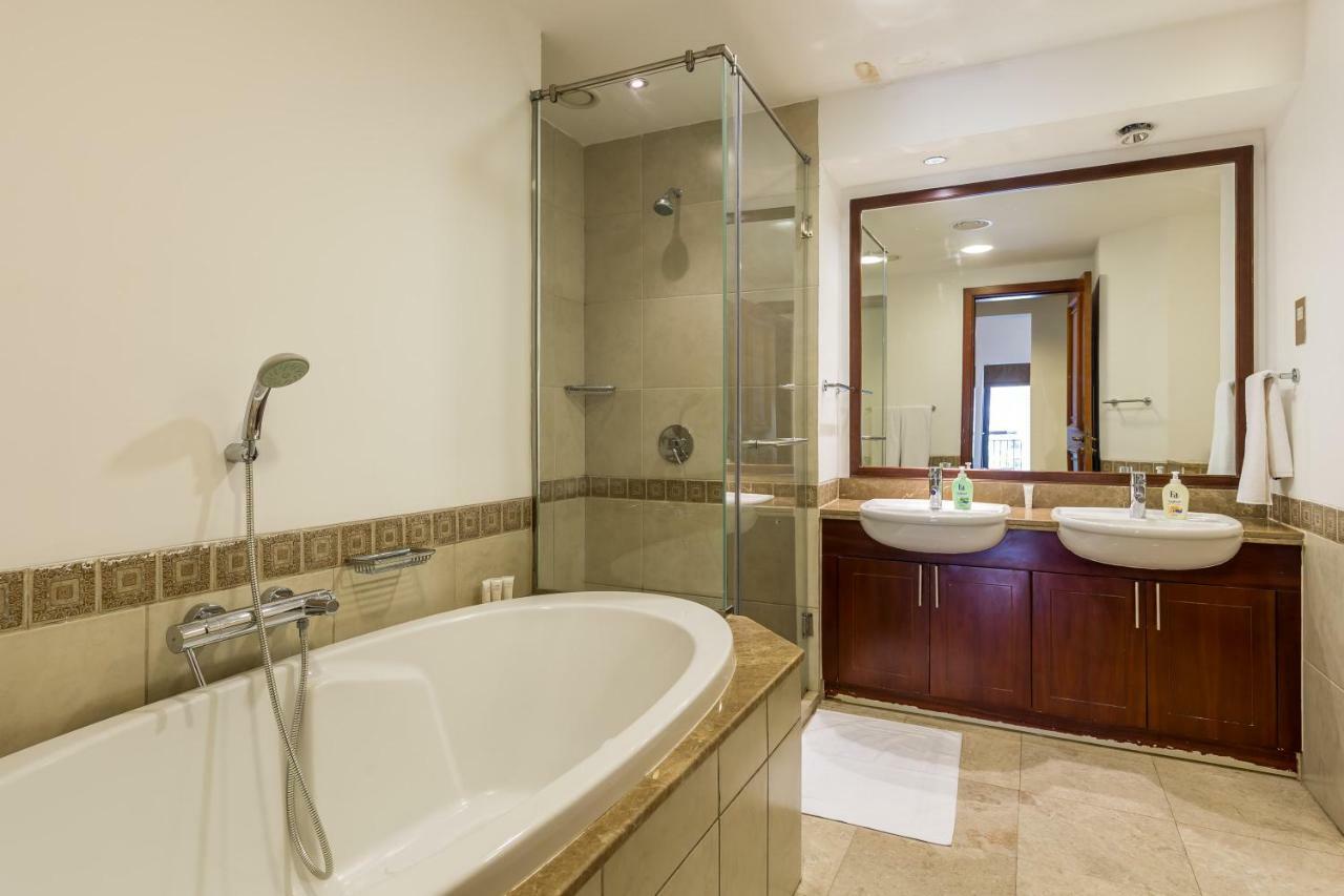 Beachfront Two Bedrooms On Palm Jumeirah By Deluxe Holiday Homes Ντουμπάι Εξωτερικό φωτογραφία